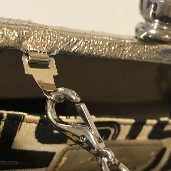 - -Womens Silver Mini Purse with Chain. Like NEW - Picture 4 of 8